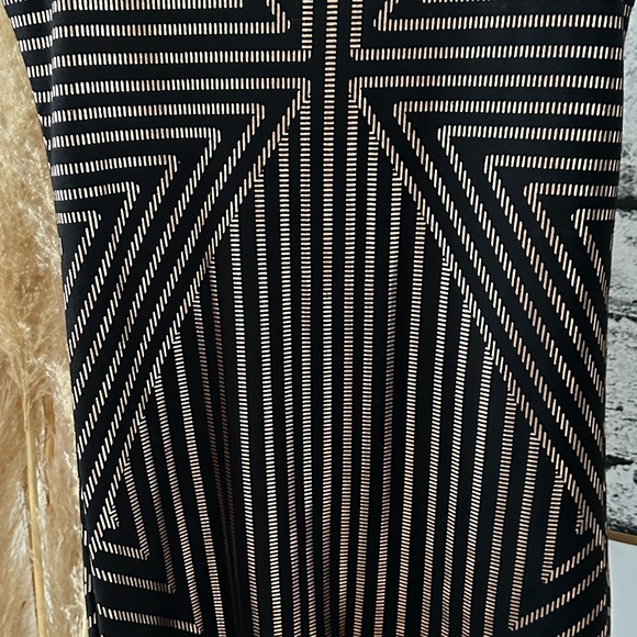 Black body con mini dress with metallic gold pattern all over. Mink Pink. Size S - Picture 3 of 8